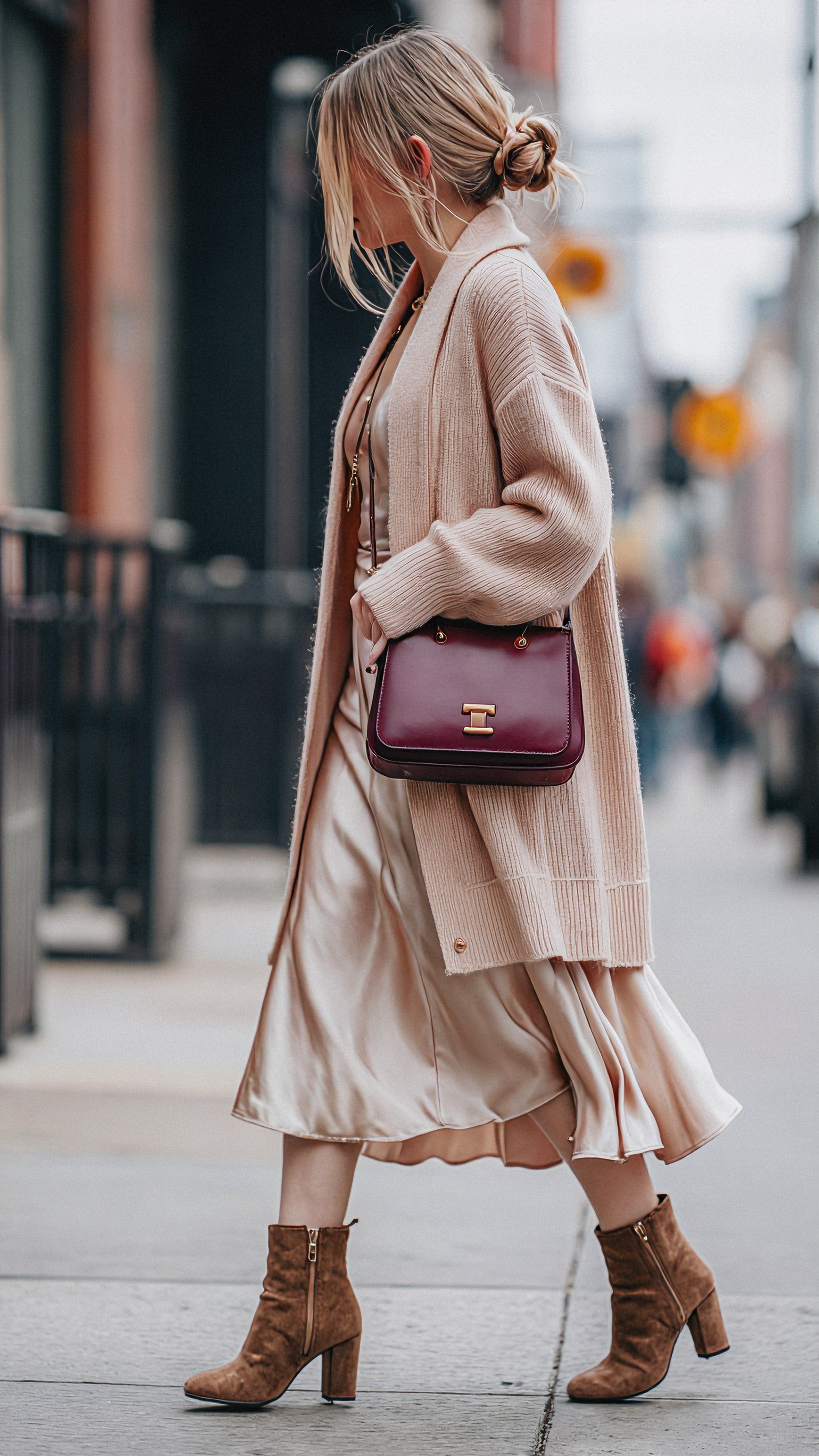 Transitional Fall Outfit Ideas: Which US Searches Are Rising and How They Translate Into Better AI Fashion Prompts